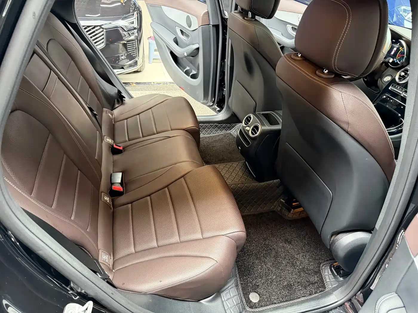 Mercedes-Benz GLC 2021 GLC 260 L 4MATIC Sporty фото 21