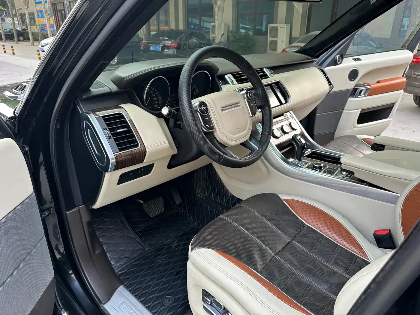 Land Rover Range Rover Sport 2014 3.0 SC V6 HSE DYNAMIC фото 4