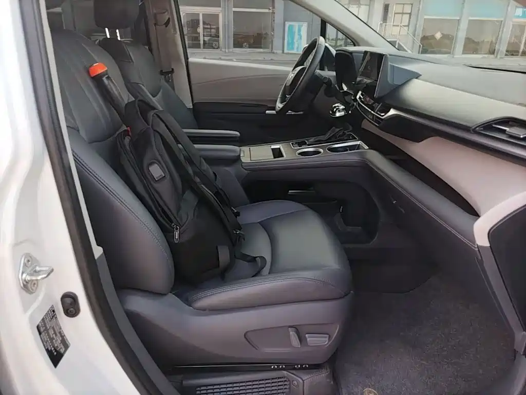 Toyota Sienna 2025 2024 2.5L Hybrid Comfort Edition
