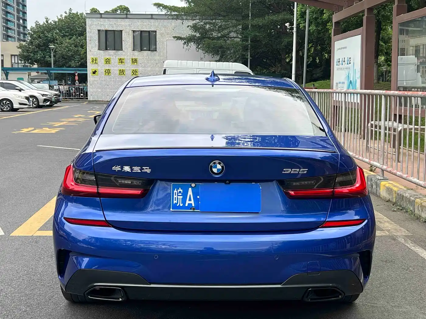 BMW 3 Series 2020 325Li M Sport Black Night Package фото 3