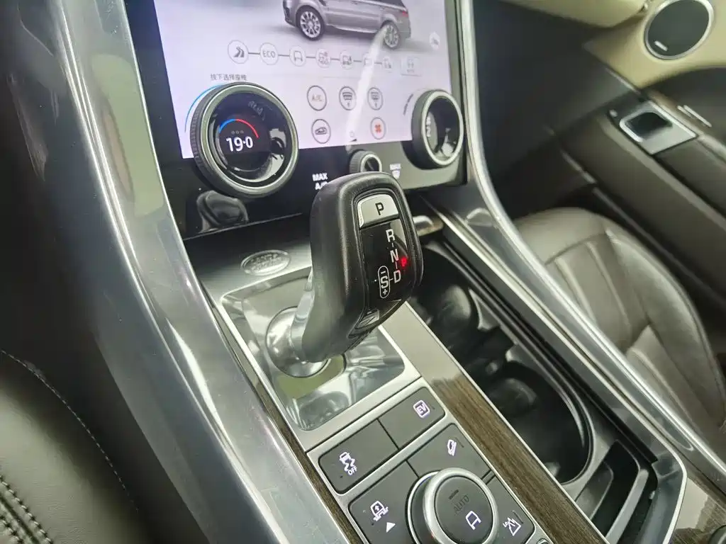 Land Rover Range Rover Sport PHEV 2019 2018 Model P400e