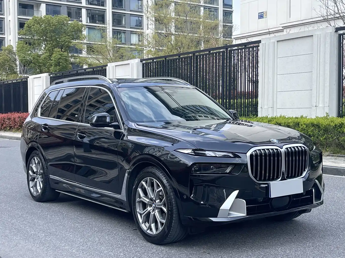 BMW X7 2024 2023 xDrive40i Leading Luxury Package