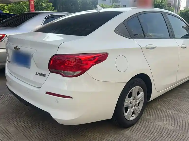Chevrolet Cavalier 2018 320 Auto Enjoy Sunroof Edition фото 7
