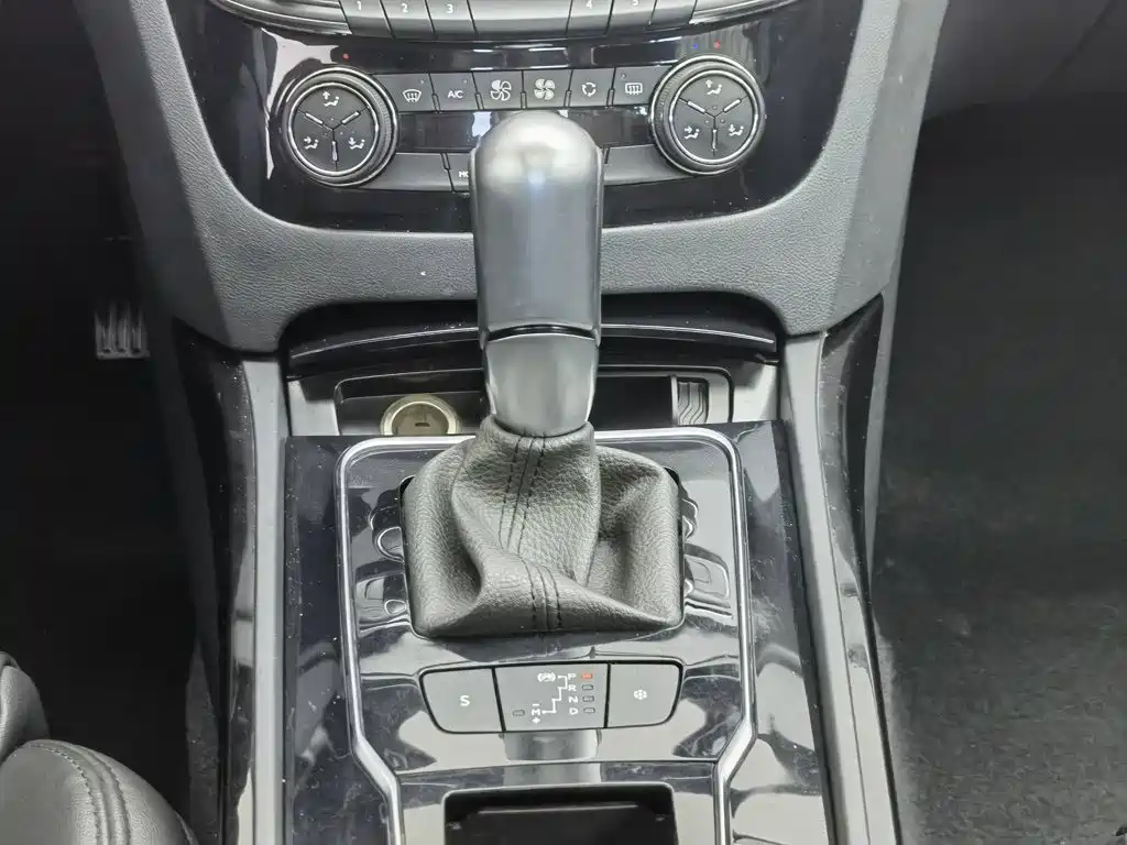 Фото 13 - Peugeot 508