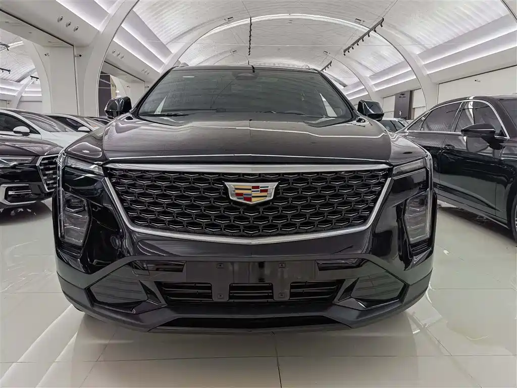 Cadillac XT4 2024 28T 2WD Premium фото 2