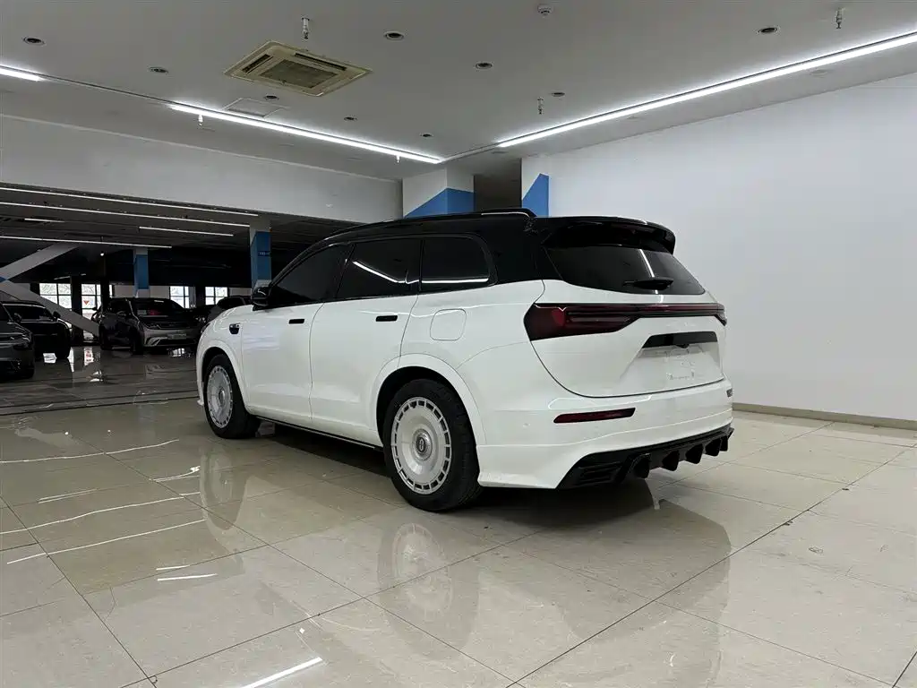AITO Wenjie AITO M7 2024 1.5T Smart Drive RWD Ultra 5-seater фото 6