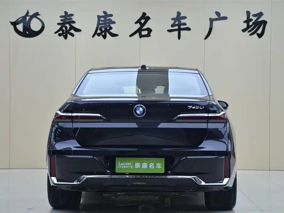 BMW 7 Series 2023 Model 740Li Leading M Sport Package фото 3