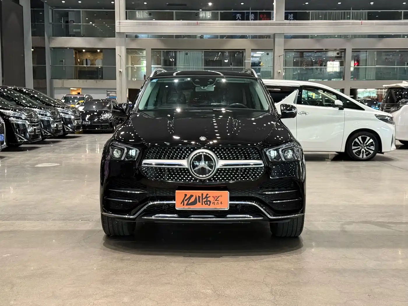 Mercedes-Benz GLE 2020 Facelift GLE 450 4MATIC Luxury фото 2