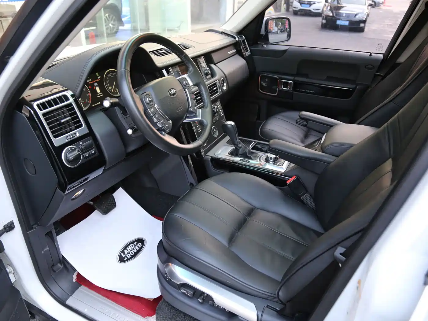 Land Rover Range Rover 2012 5.0 NA V8 фото 5