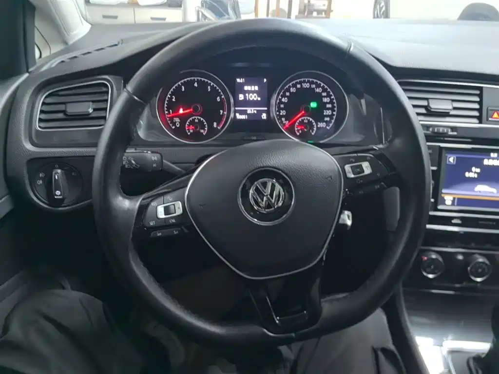 Volkswagen Golf 2018 1.6L Automatic Comfort фото 11