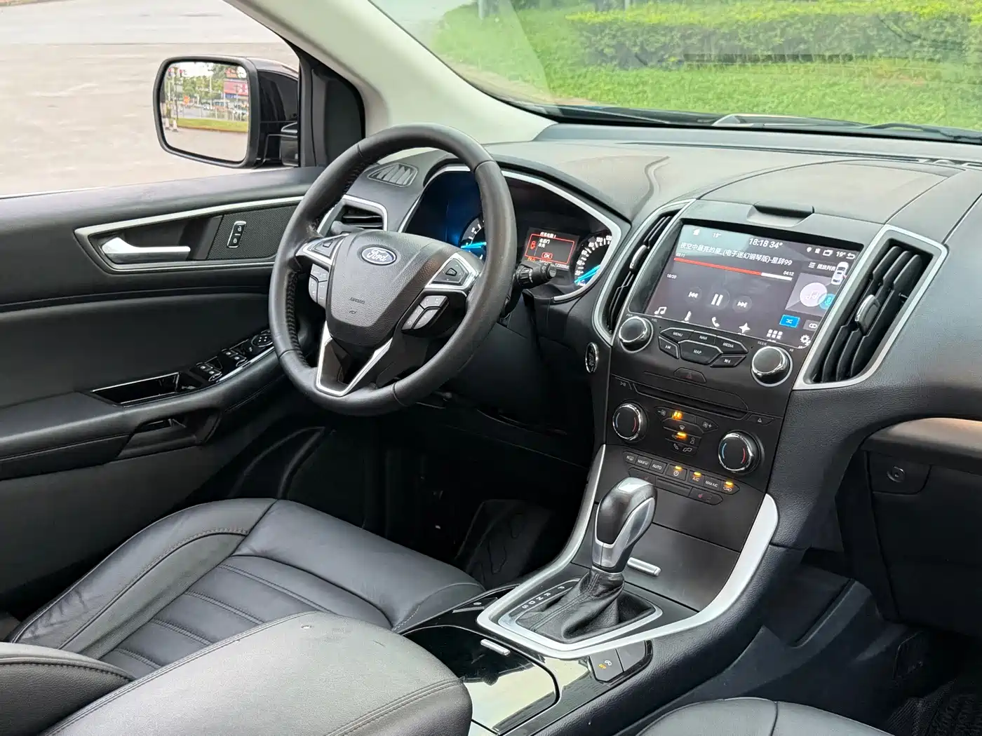 Photo 9 - Ford Edge