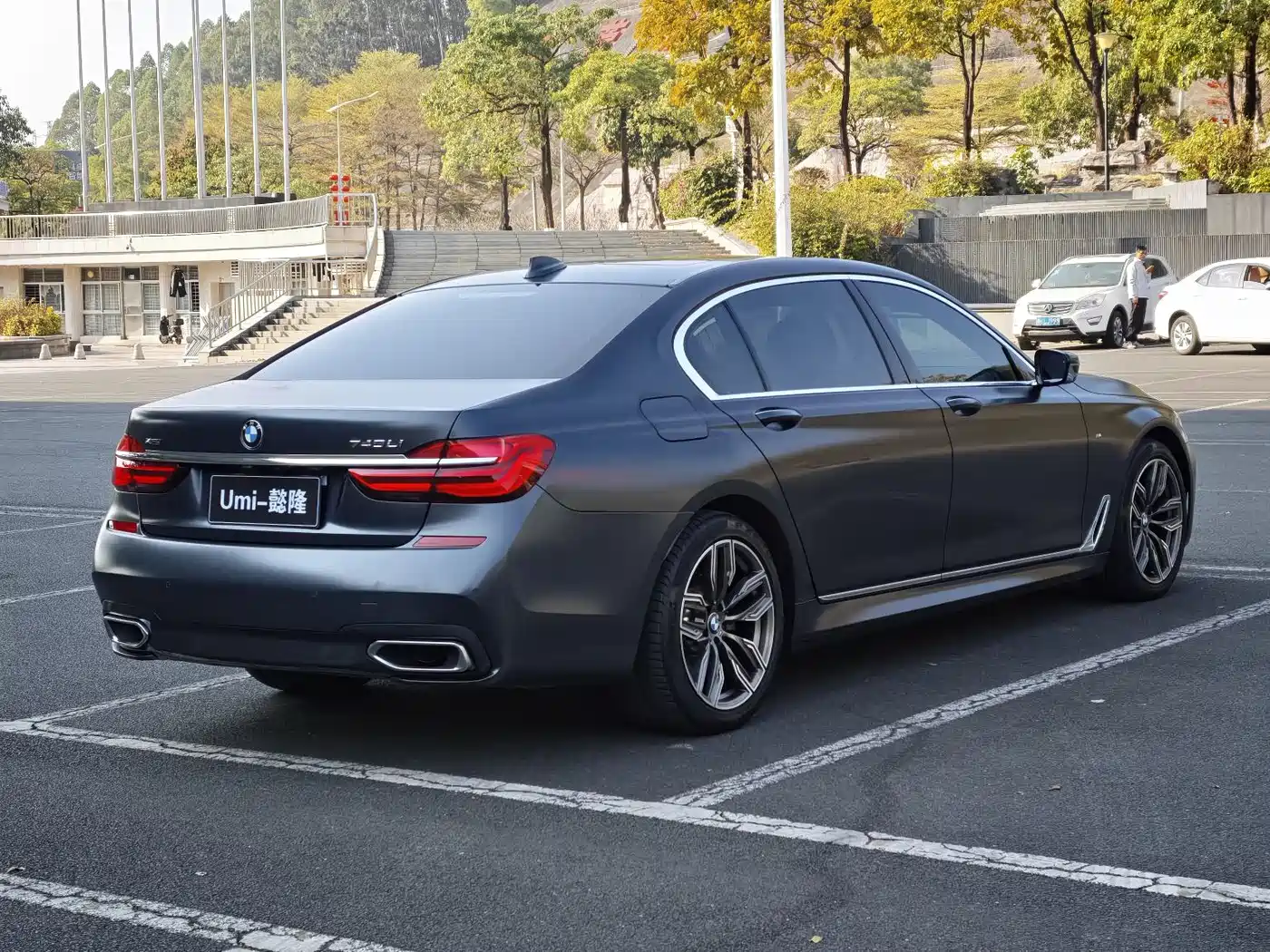 BMW 7 Series 2018 740Li xDrive Premium Type M Sport Package фото 6