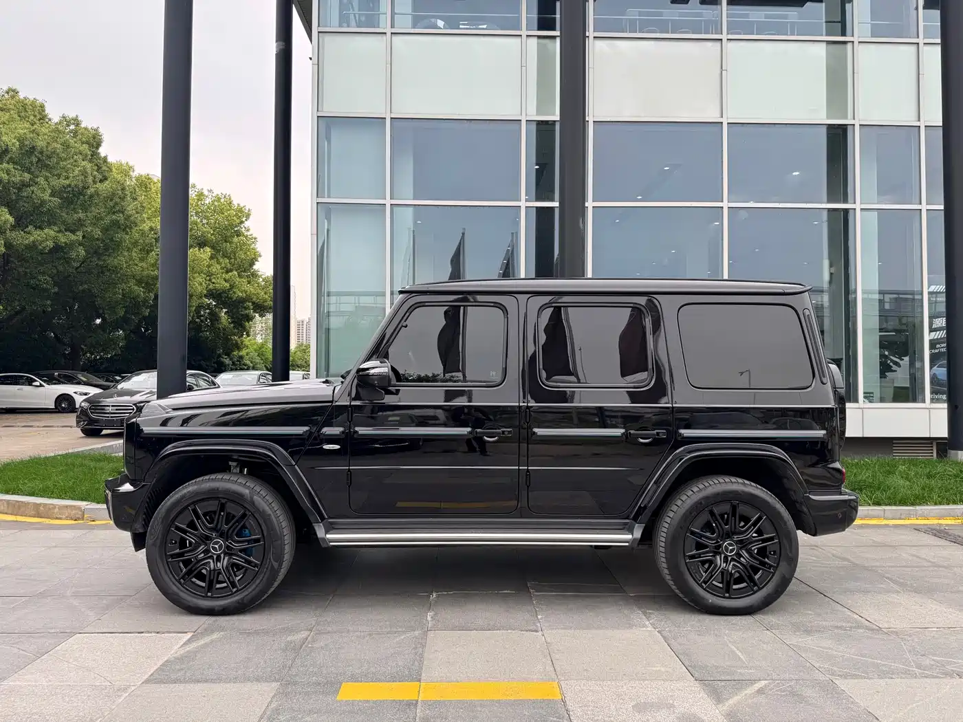 Mercedes-Benz G-Class New Energy 2025 G580 Launch Special Edition фото 4