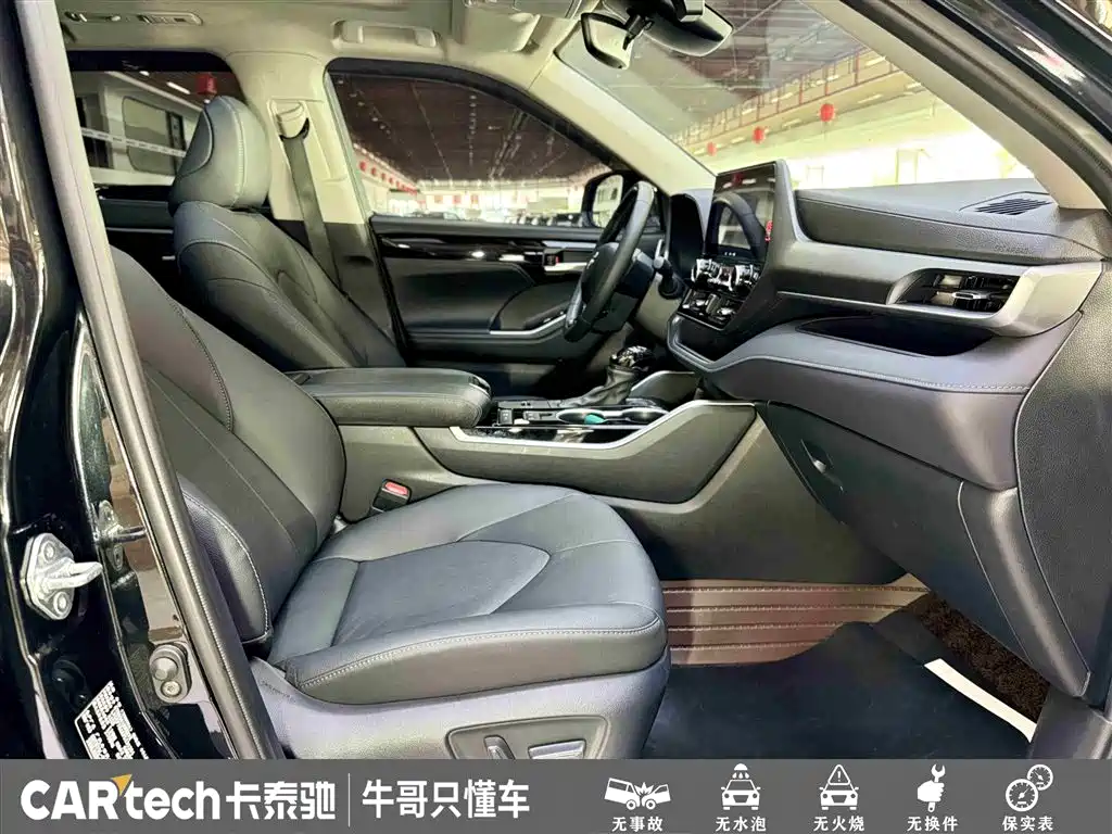 Toyota Highlander 2023 2.5L Smart Hybrid Dual Engine AWD Premium 7-Seater фото 27
