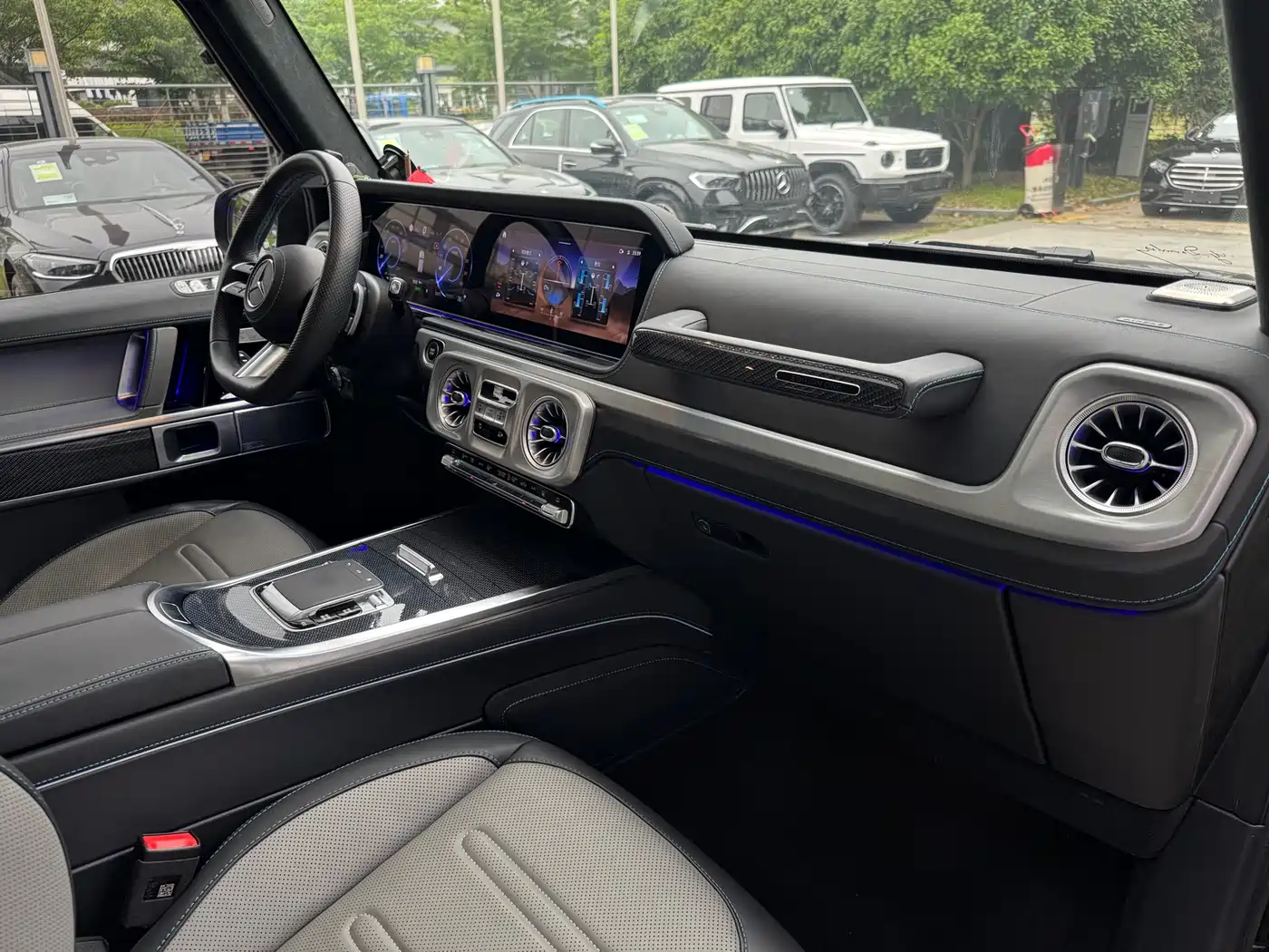 Mercedes-Benz G-Class New Energy 2025 G580 Launch Special Edition фото 20