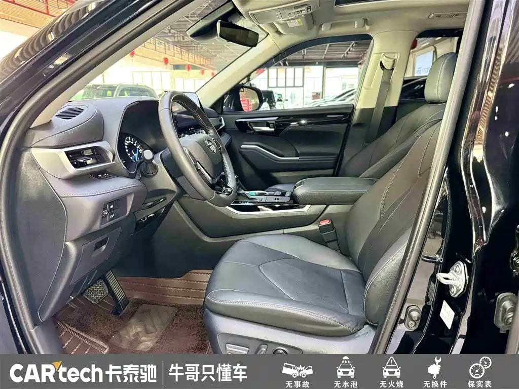 Toyota Highlander 2023 2.5L Smart Hybrid Dual Engine AWD Premium 7-Seater фото 17