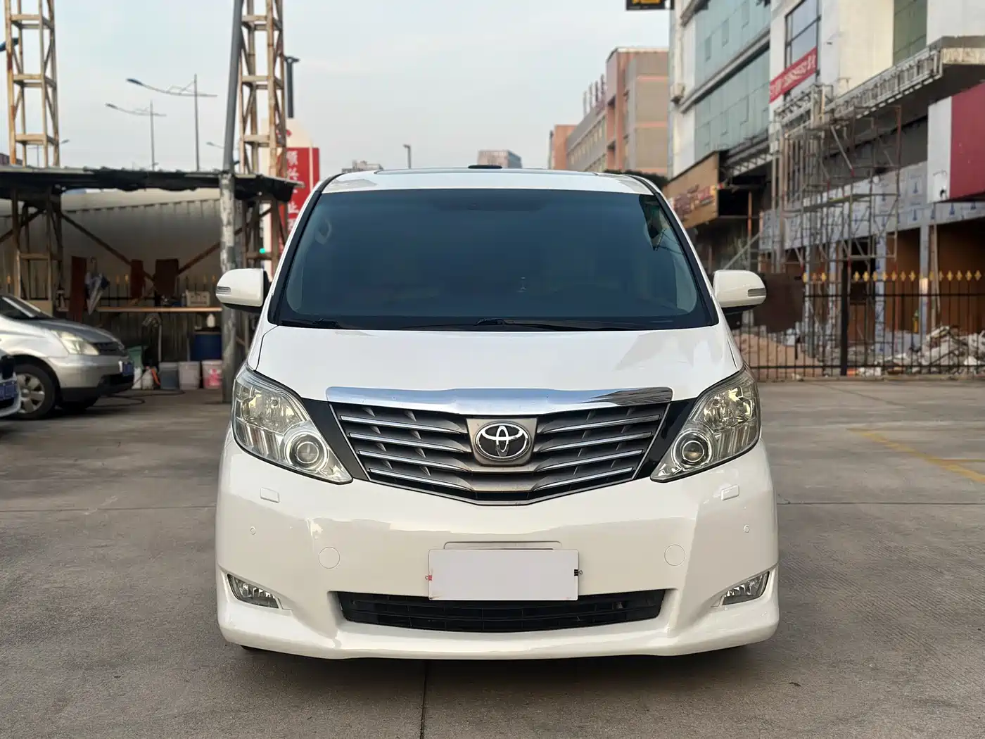 Toyota Alphard 2011 3.5L Luxury Edition фото 2
