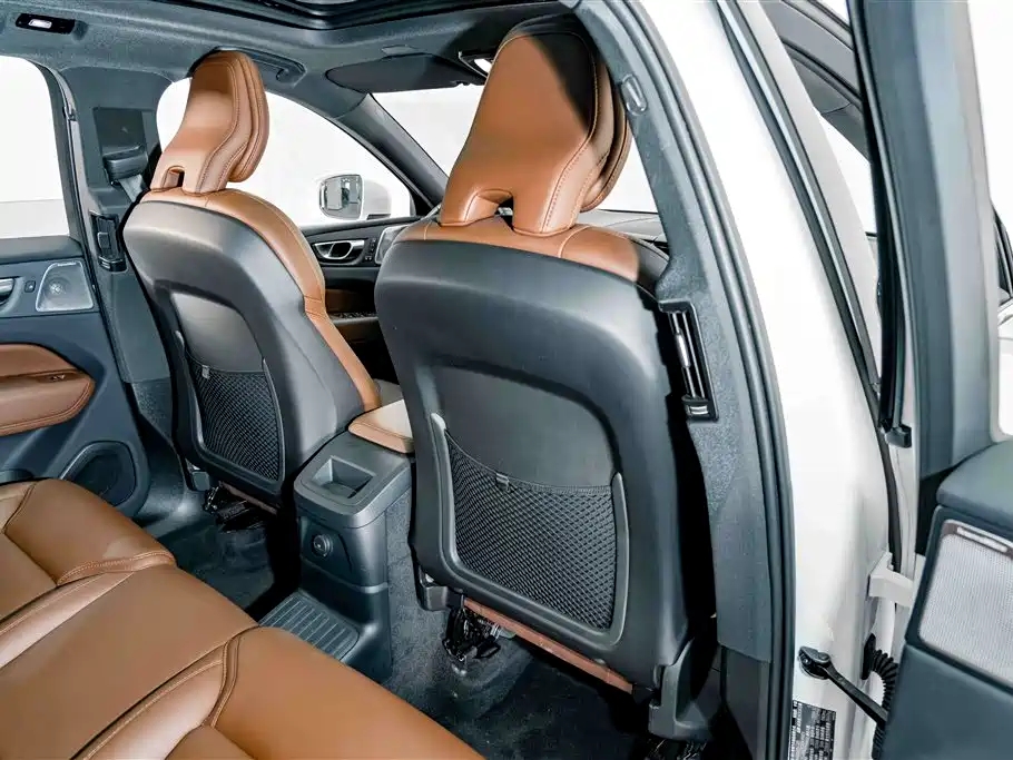 Volvo XC60 Plug-in Hybrid 2025 2025 Plug-in Hybrid Long Range AWD Zhiya Luxury Edition