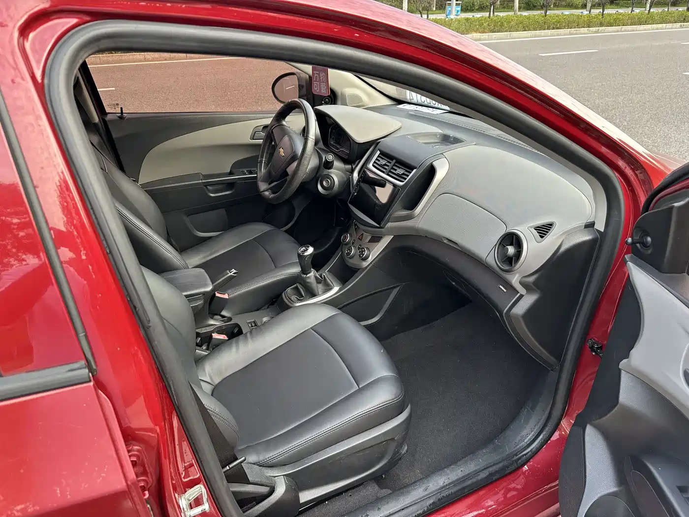 Chevrolet Aveo 2015 2014 Sedan 1.4SL MT Luxury Edition
