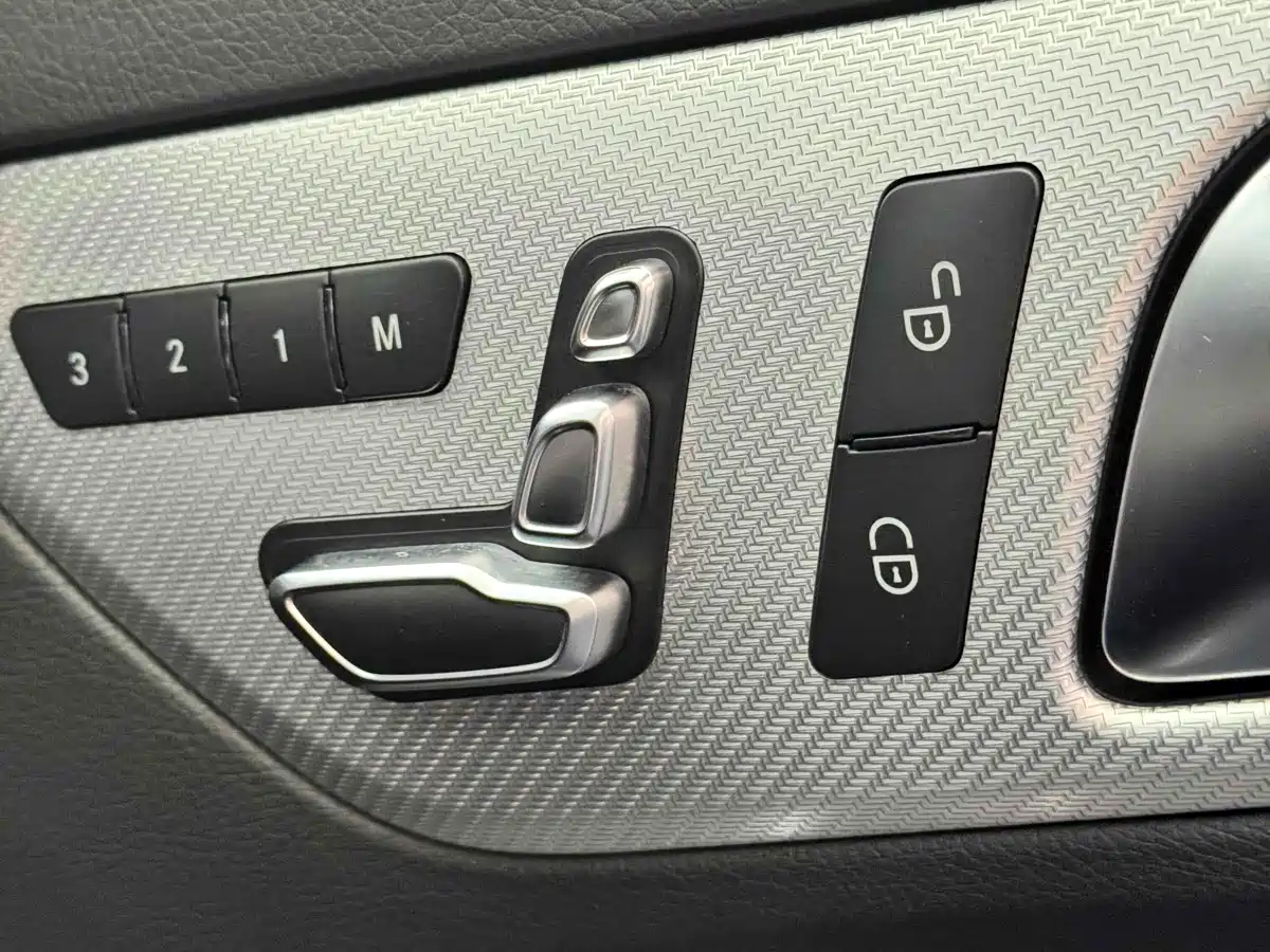 Mercedes-Benz SLC 2018 SLC 260 Dynamic фото 16