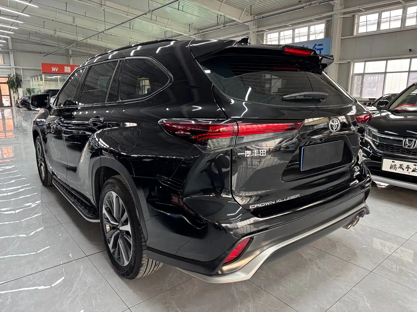 Toyota Crown Kluger 2024 2.5L HEV 4WD Luxury Edition фото 6