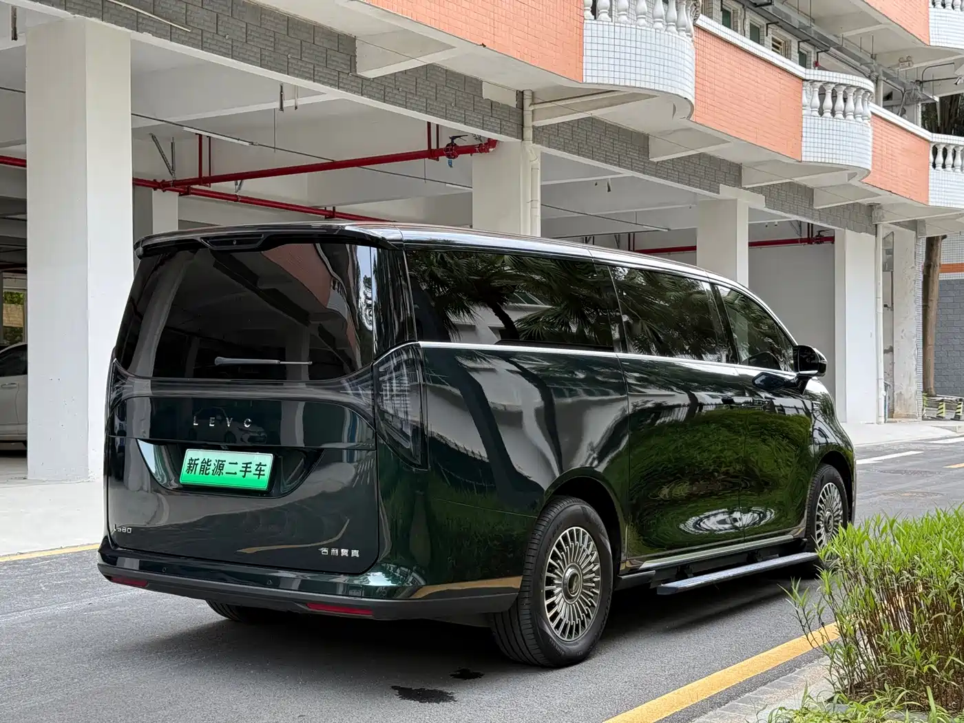 Geely Galaxy Yizhen L380 2025 Model 805km Flagship Edition AWD фото 6