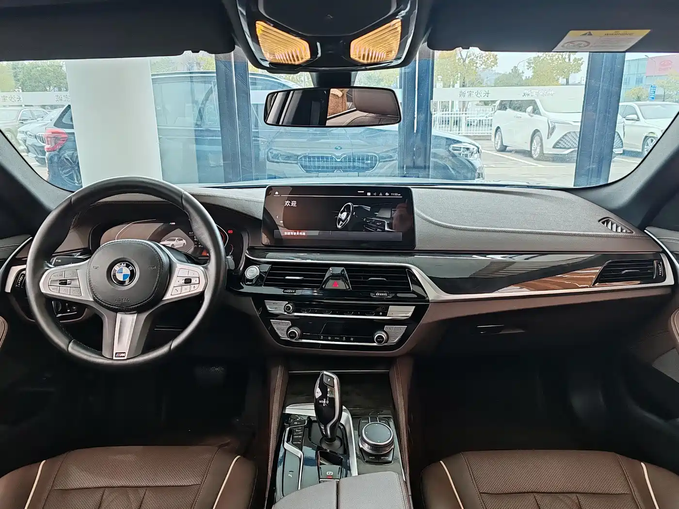 BMW 5 Series 2022 525Li M Sport Package фото 9