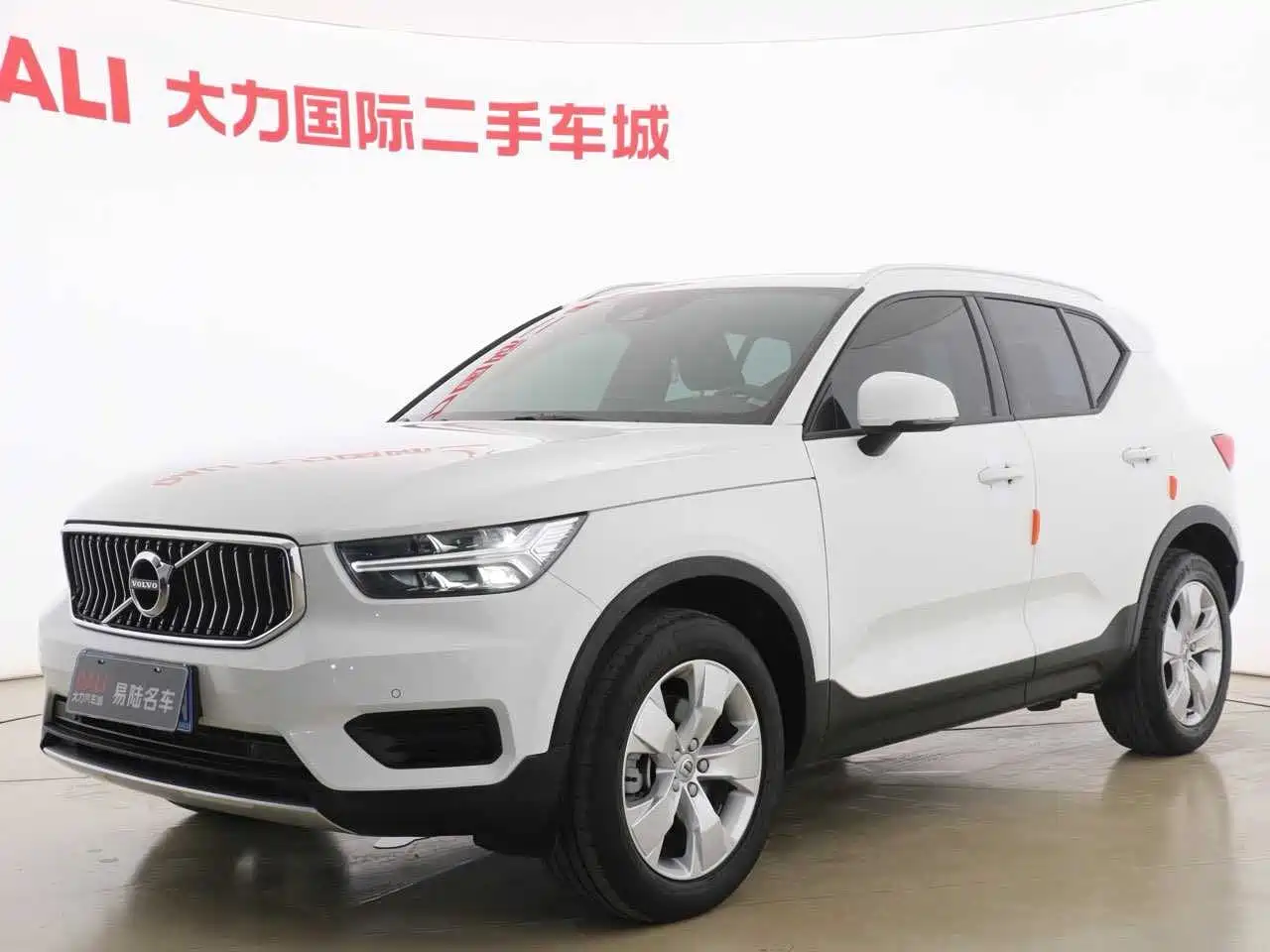Volvo XC40 2021 2022 Model T4 AWD Smart Drive Fashion Edition