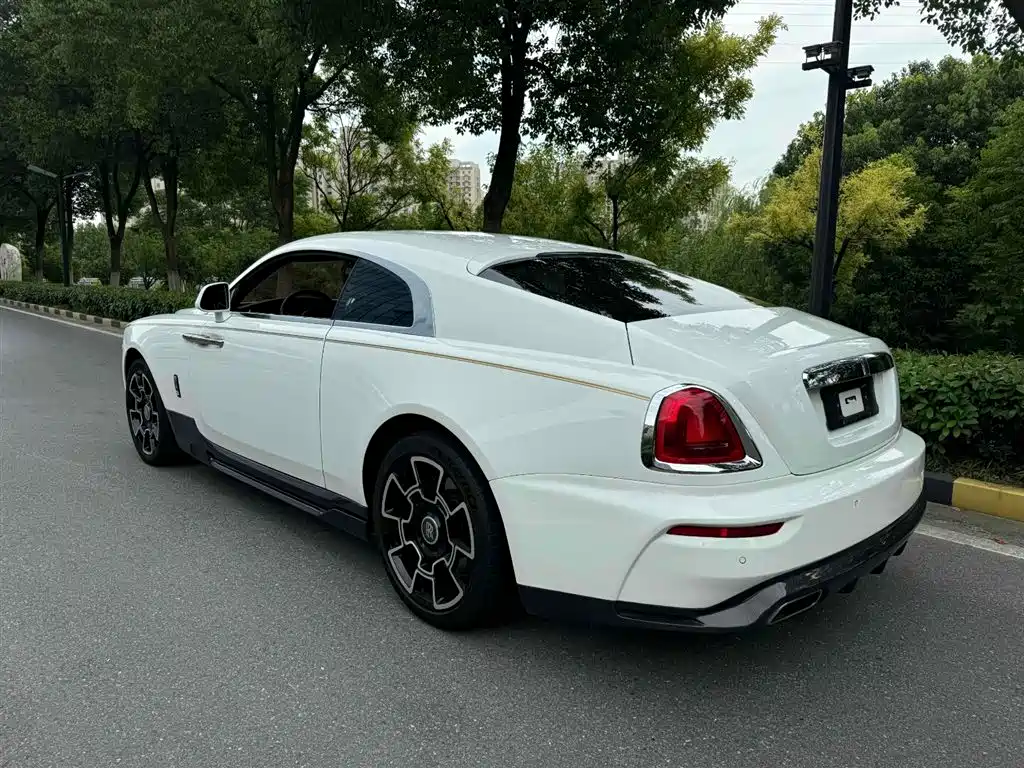 Фото 10 - Rolls-Royce Wraith