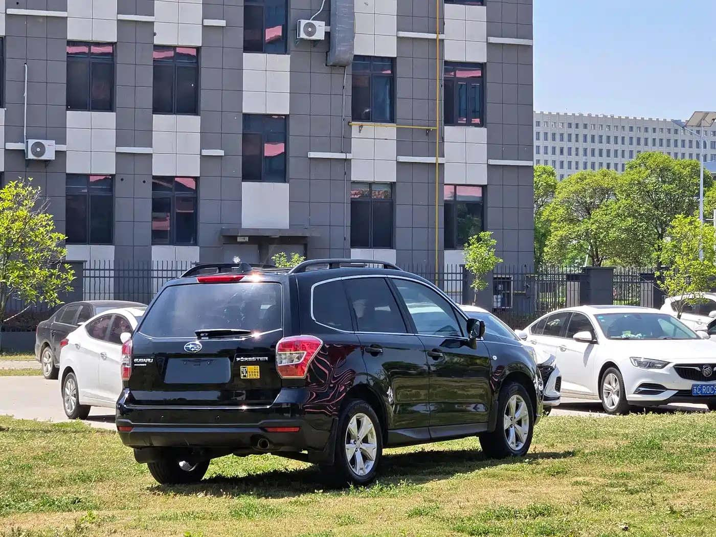 Subaru Forester 2014 2.5i Automatic Elite Edition фото 4