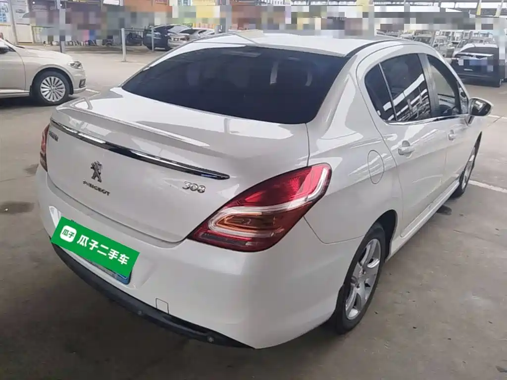 Peugeot 308 2014 Model Joy Edition Classic 1.6L Automatic Superior Style фото 12