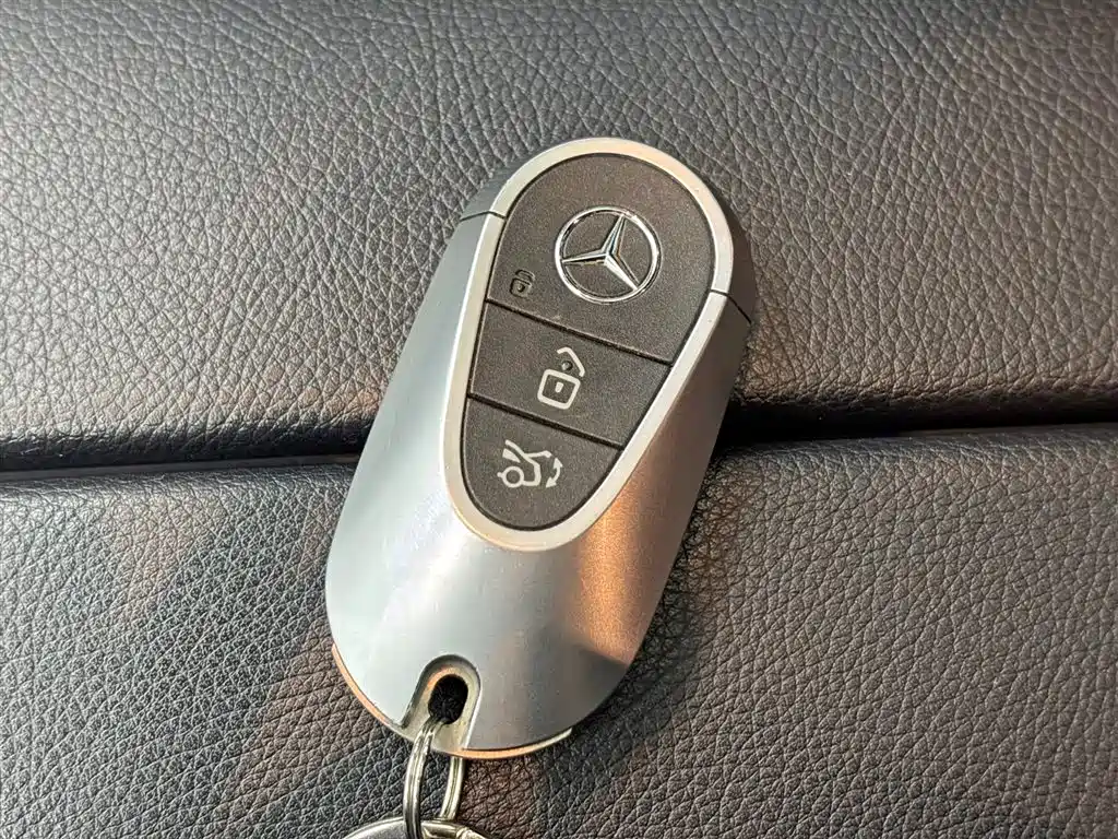 Mercedes-Benz C-Class 2023 Facelift C 200 L Sport Edition фото 16