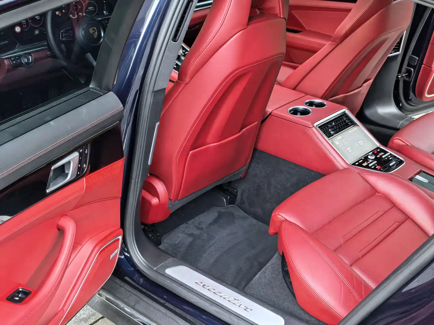 Porsche Panamera 2023 Panamera 4 Executive Long Wheelbase 2.9T фото 23
