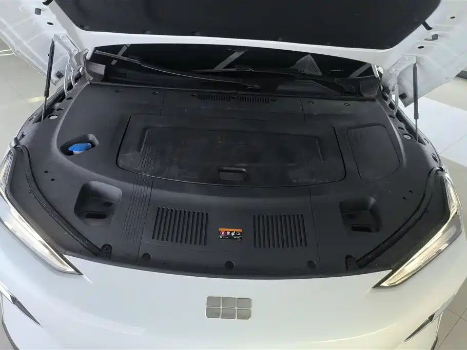 Geely Galaxy Galaxy E8 2024 Model 550km RWD Soaring Dragon Edition фото 10