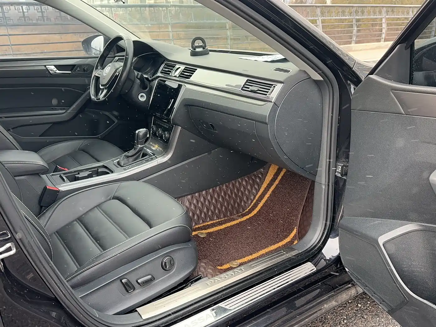 Volkswagen Passat 2016 330TSI DSG Honor Edition фото 23
