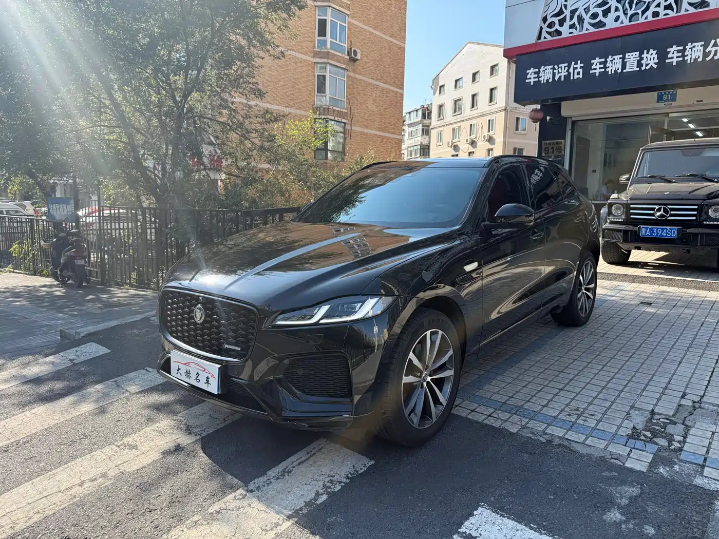 Jaguar F-PACE 2023 2022 P250 R-Dynamic BLACK