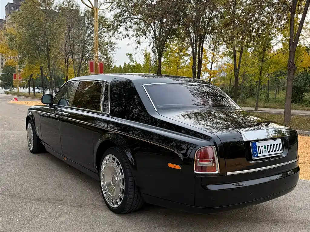 Фото 3 - Rolls-Royce Phantom