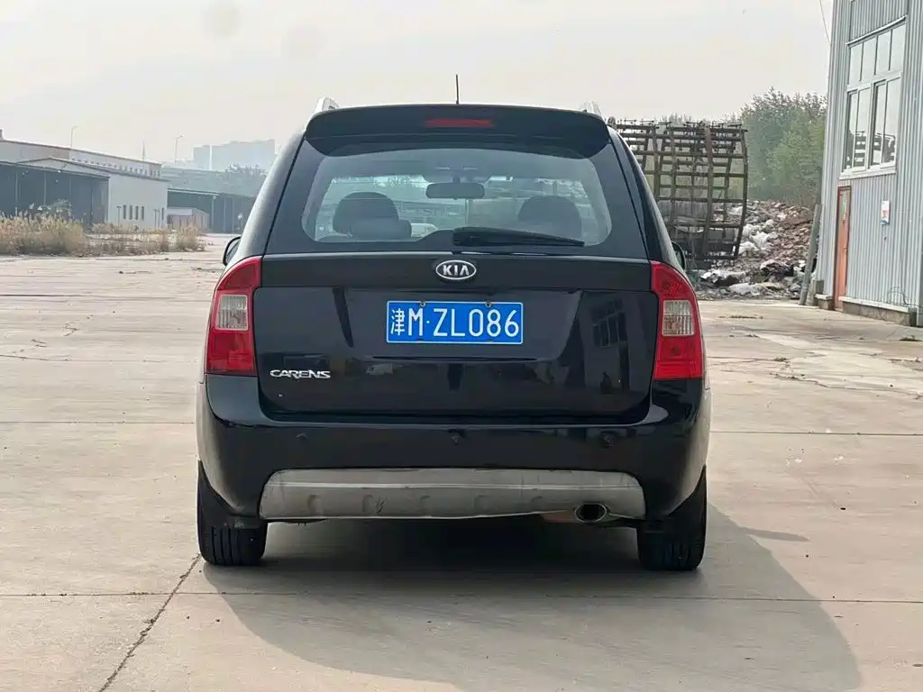 Kia Carens 2011 2011 2.0L 7-Seater Automatic Standard