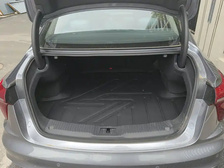 Hongqi H5 PHEV 2025 170 Super Hybrid Edition фото 4