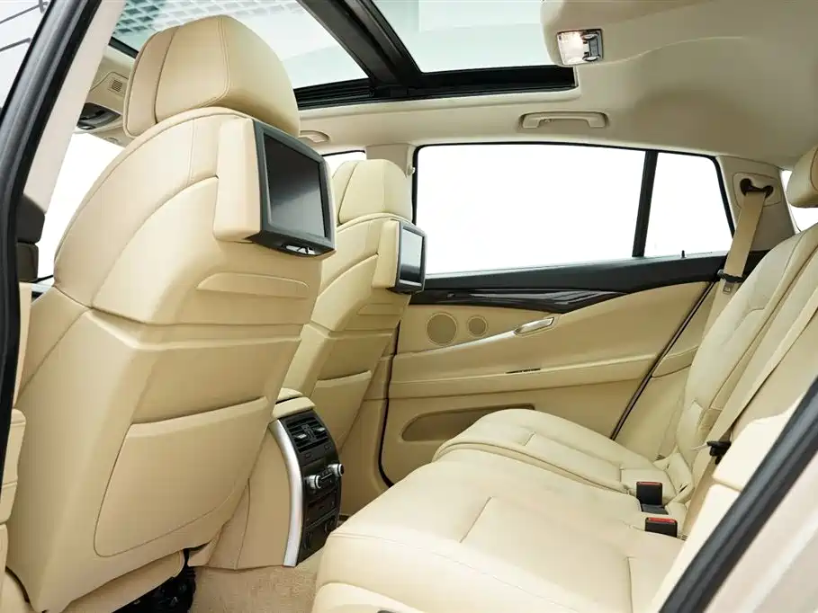 BMW 5 Series GT 2013 535i xDrive Luxury фото 9