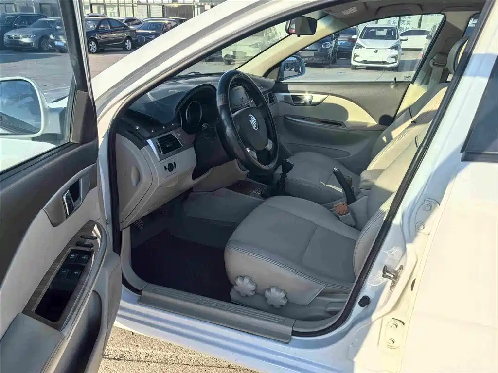 Фото 4 - Buick Excelle