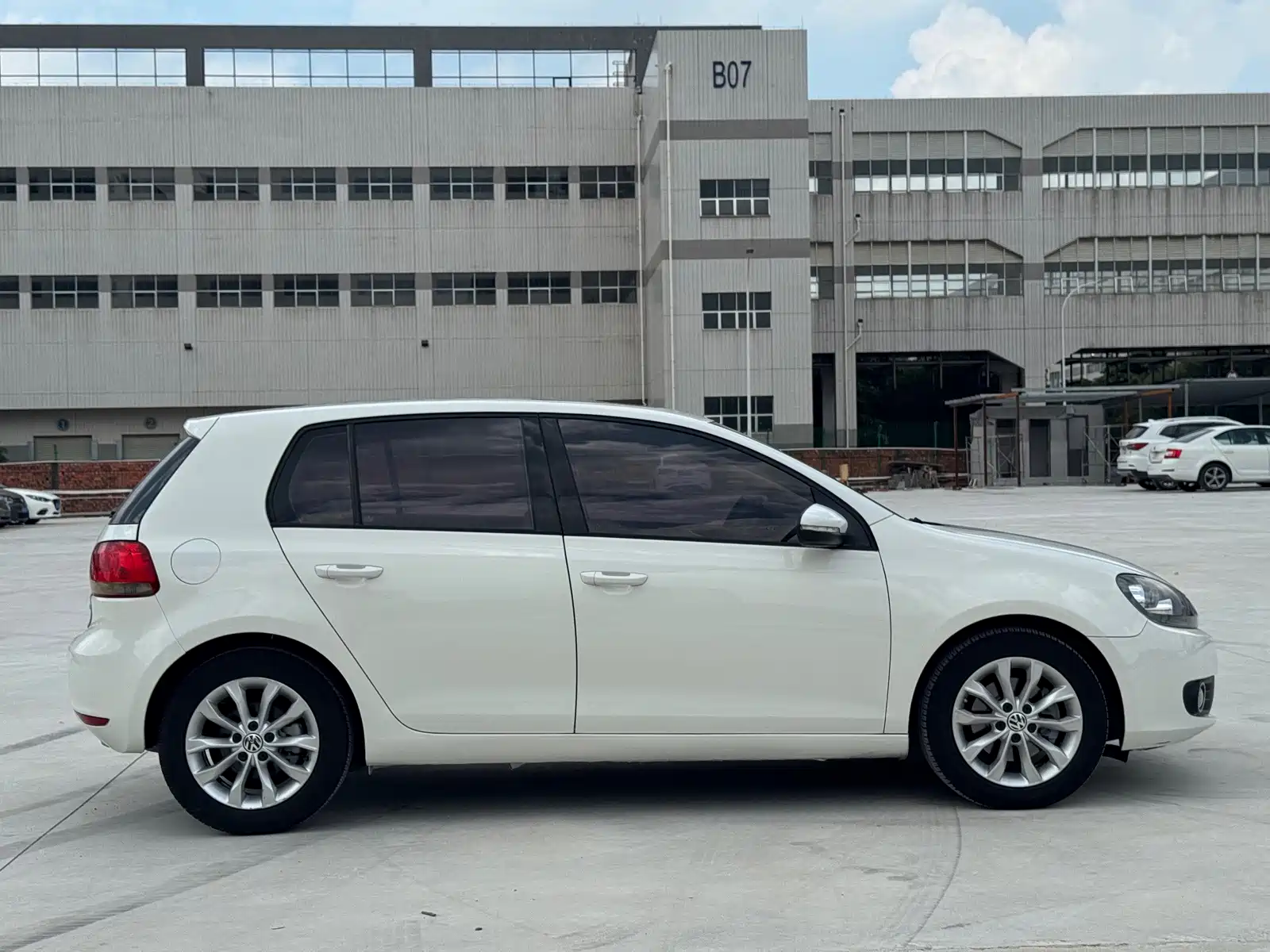 Фото 4 - Volkswagen Golf