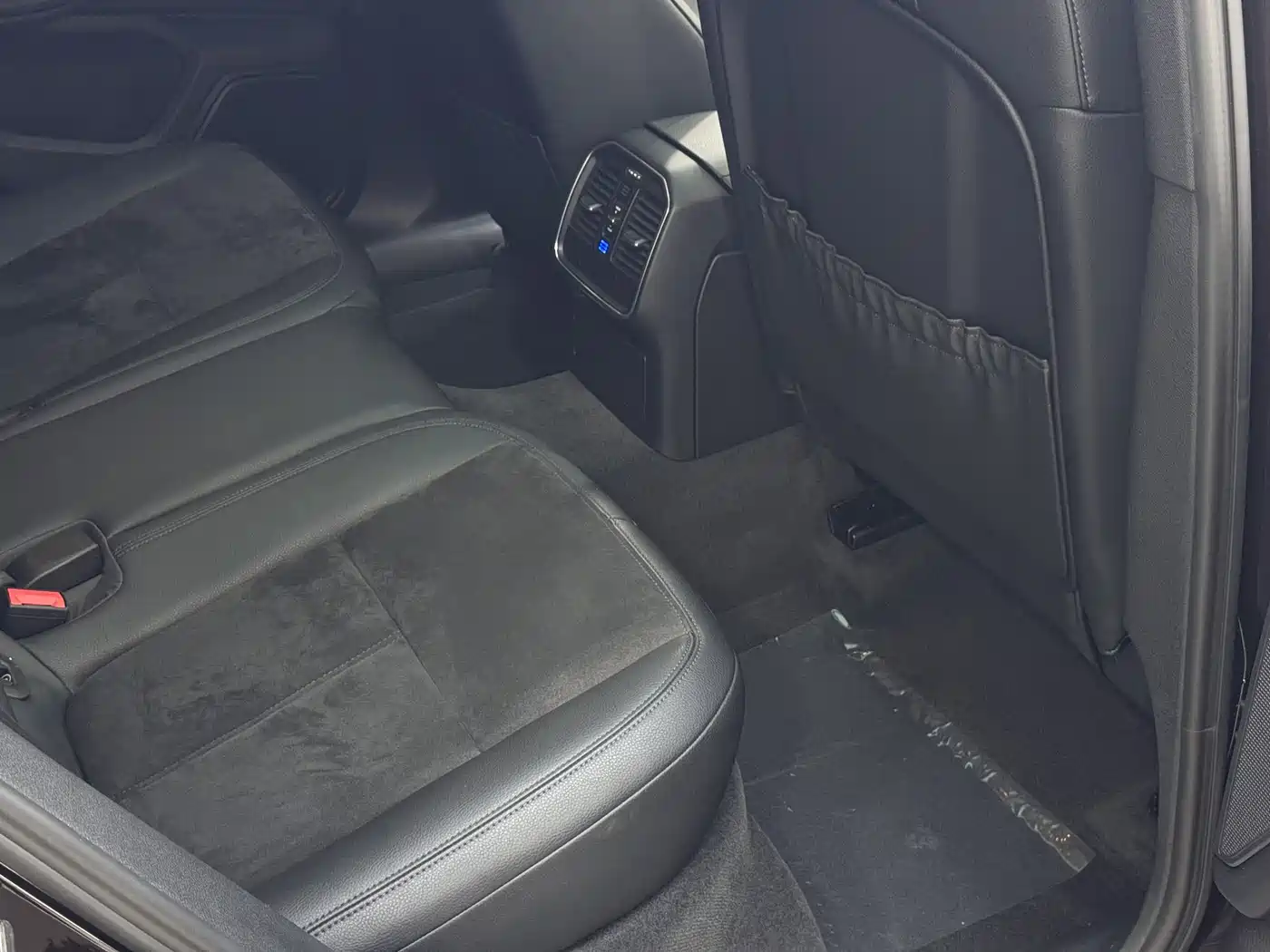 Porsche Macan 2017 Macan 2.0T фото 23