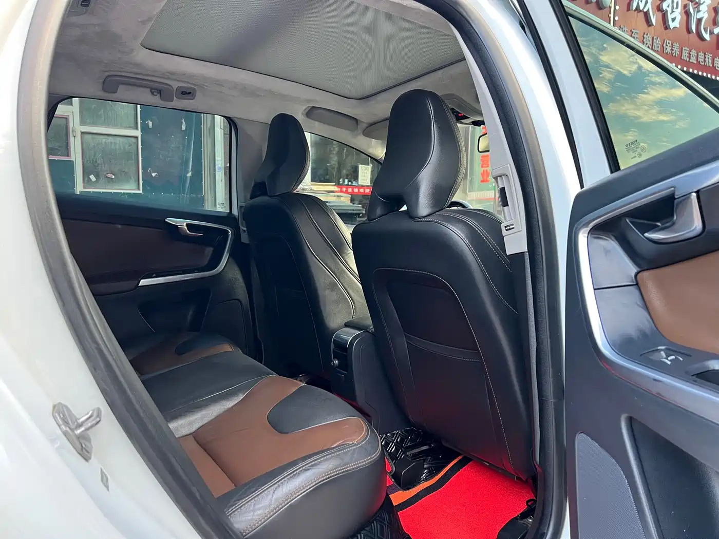 Фото 9 - Volvo XC60