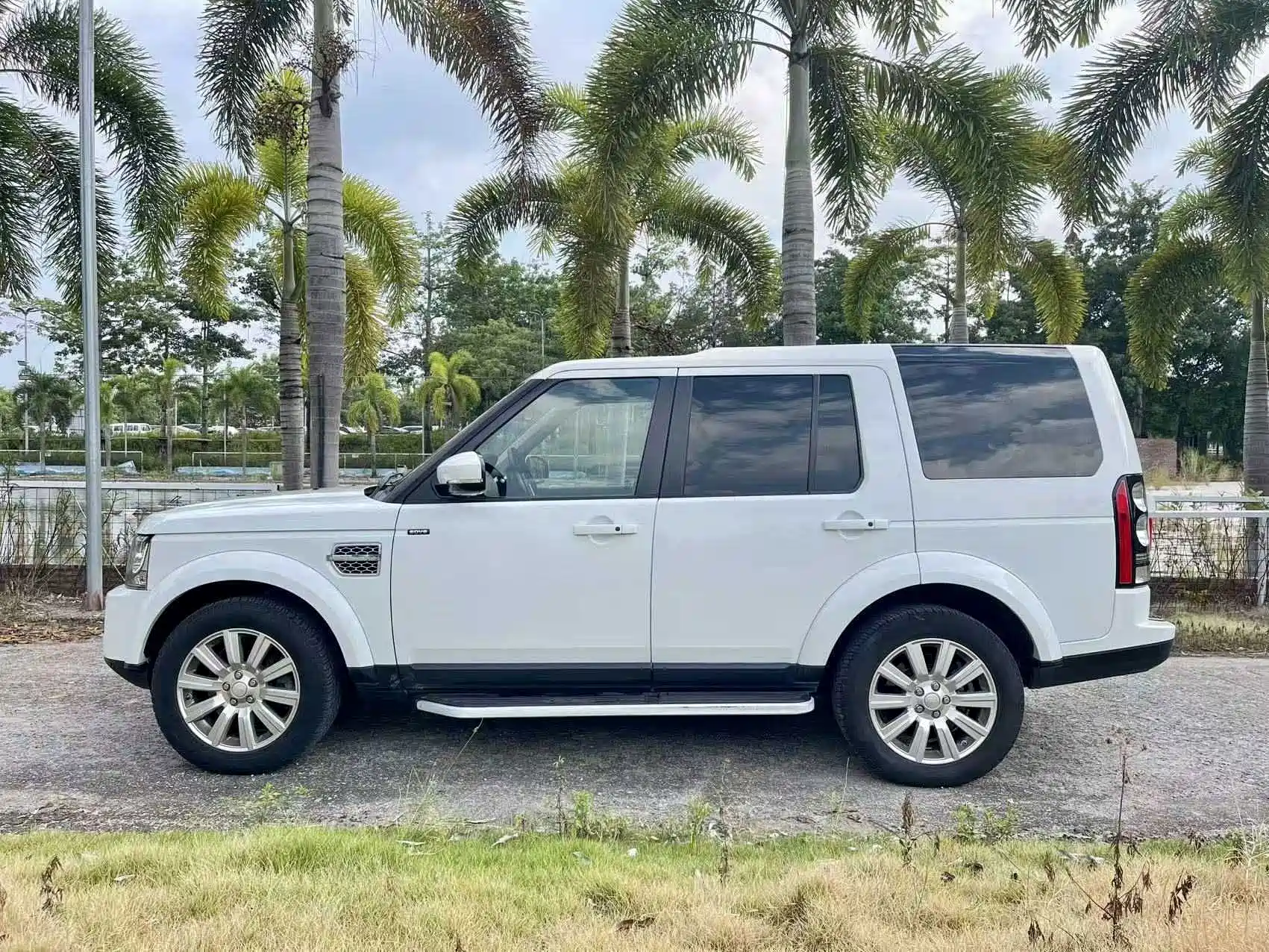 Фото 8 - Land Rover Discovery