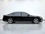 Photo 6 - Audi A8
