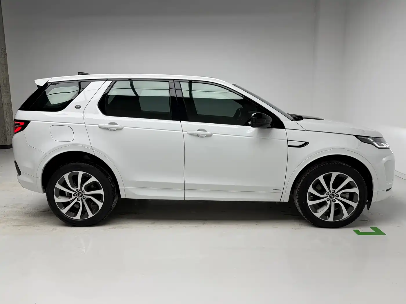 Land Rover Discovery Sport 2020 249PS R-Dynamic Performance фото 9