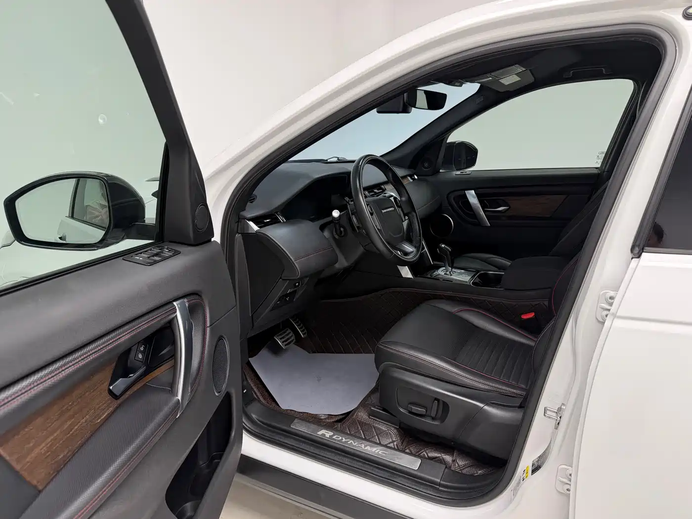 Land Rover Discovery Sport 2020 249PS R-Dynamic Performance фото 13