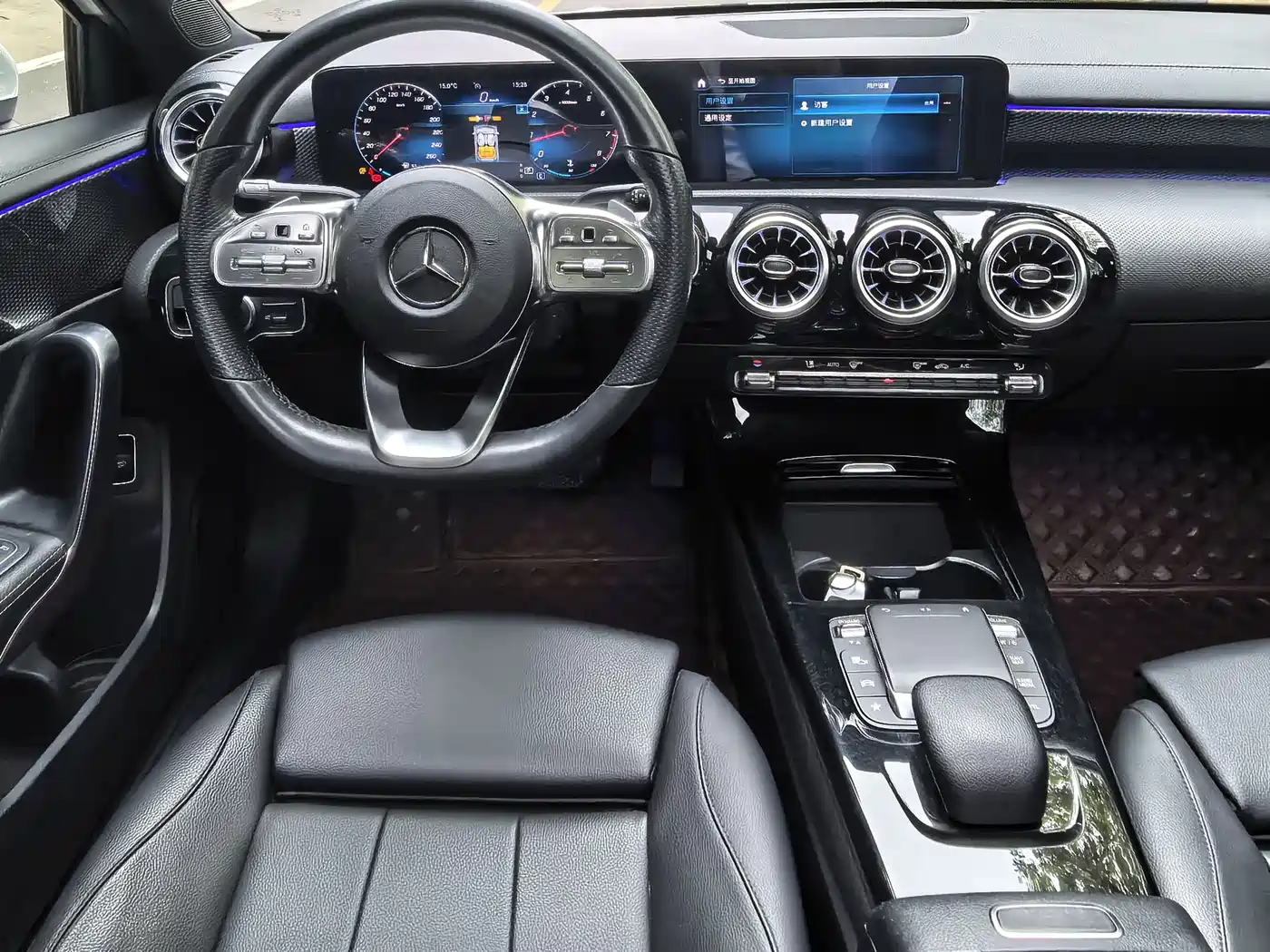 Mercedes-Benz A-Class 2022 A 200 L Sport Sedan Dynamic фото 12