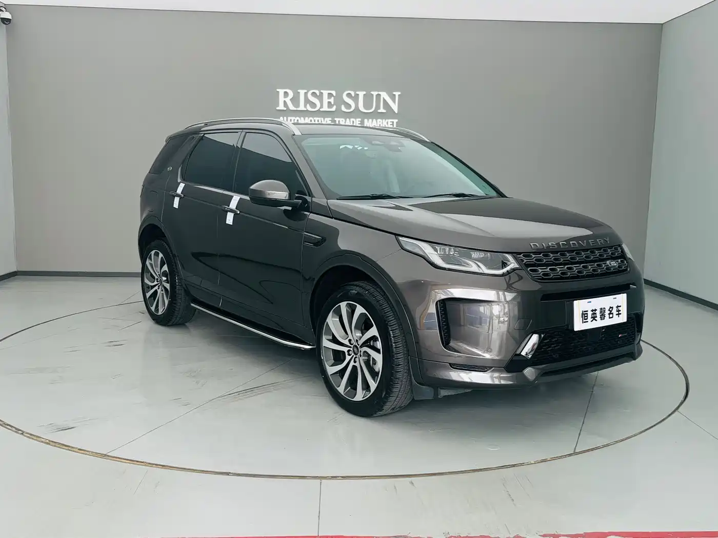 Land Rover Discovery Sport 2023 249PS R-Dynamic S Performance Version фото 3